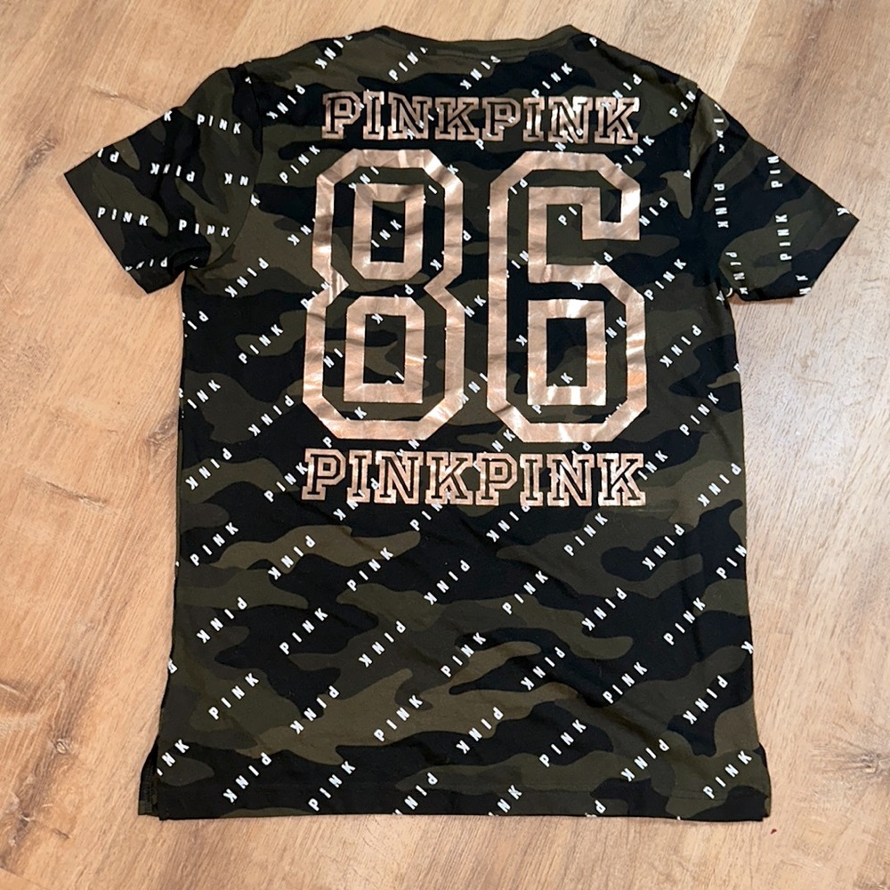 PINK Shirt size extra small pocket T-shirt camouflage with rose gold print